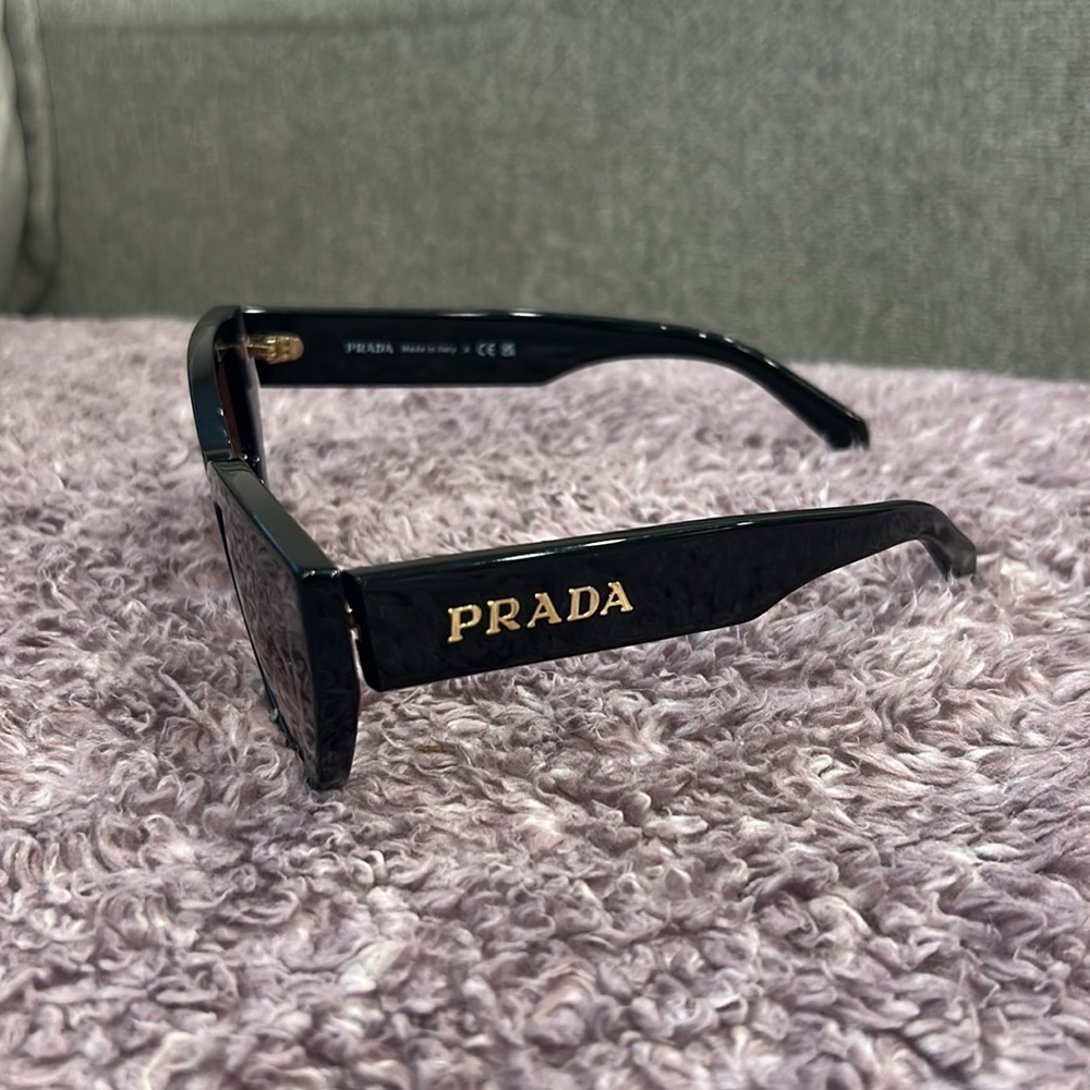 Prada sunglasses - Picture 13 of 16